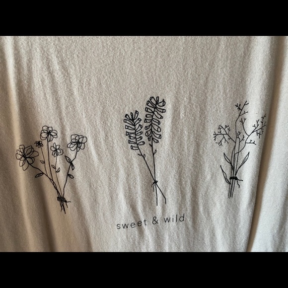 sweet & wild tee - Picture 2 of 3